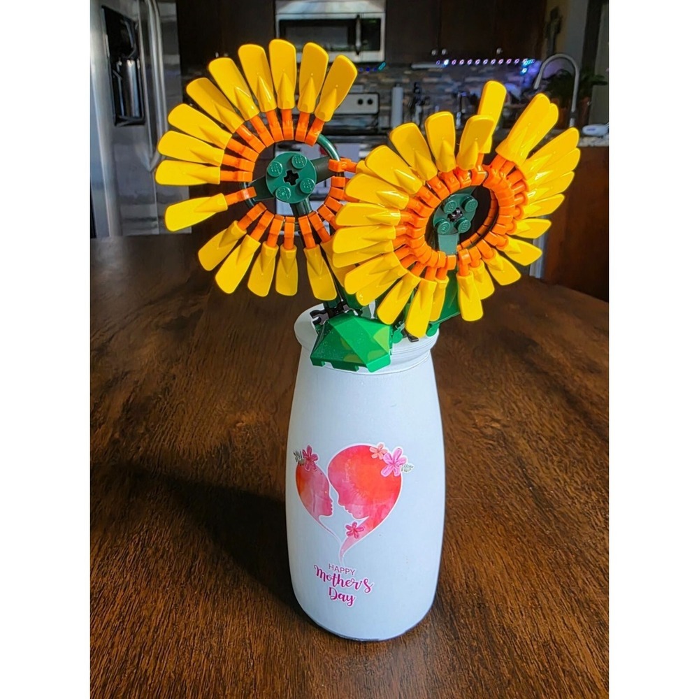 Sunflower Building Kit - 2 Sunflowers With Stems & Leaves - DIY
